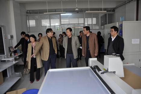 陆校长调研2.jpg