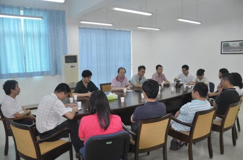 群众路线李主任电气.JPG